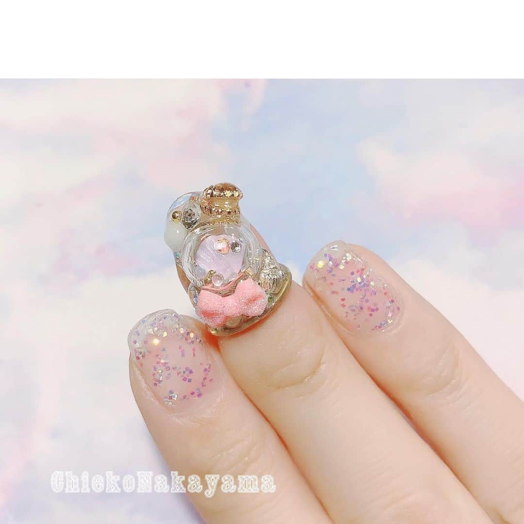 なかやまちえこのインスタグラム：「@stampnailring なかやまちえこ #ハンドメイド ネイルリング 6月はアラカルト品として追加販売なしの一点のみの物となります😌🙏⠀ 残り1点です😊✨⠀ 画像では2枚目の月とポニーのドームがございます🦄🌙✨⠀ ⠀ ご購入くださった方々ありがとうございます😊🙏✨✨⠀ そろそろお出かけもできそうになって来たので、いろんなところに連れて行ってやってください☺️🙏✨⠀ ⠀ ご購入は @stampnailring  のプロフィールから販売サイトに飛んでいただくか、ストーリーから飛べます☺️☺️☺️⠀ ⠀ #リングネイル は指先に #リング をはめていただくのみの取り外し簡単に爪先のオシャレを楽しめる商品です✨⠀ #スタンピングネイルリング のアカウントのストーリーハイライトのところからショッピングサイトに飛べます！⠀ 全て一点のみのお造りとなりますので、よろしくお願い致します😌🙏🙏✨⠀ #nail #nails #nailart #ネイル #美甲 #ネイルアート  #japanesenailart #manucure #japanesenails #manicurist #gelnails #أظافر #네일아트 #vẽmóng #ngườiđẹp  #เพ้นท์เล็บ #искусствоногтя #artedeuñas #เพ้นท์เล็บเจล #ジェルネイルデザイン #ネイルデザイン #senikuku #nagelkunst #ゆめかわネイル #オーロラネイル #ゆめかわいい ⠀ ・意匠登録済（デザイン特許）STAMPNAIL ・実用新案登録済（使い方特許）STAMPNAIL」