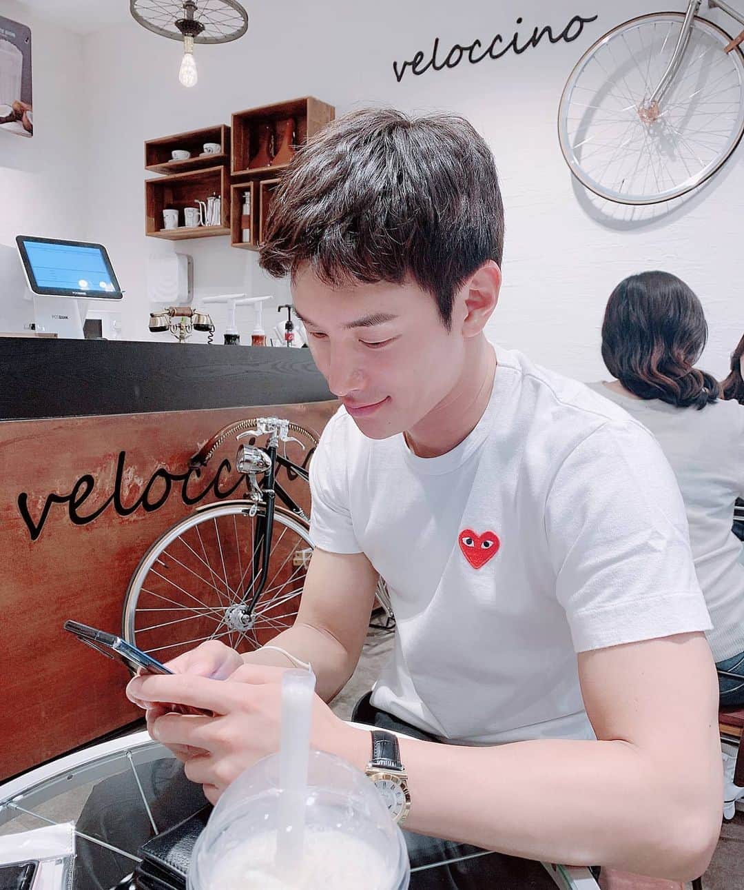 Lee Si-gangのインスタグラム：「여름? 🌞  夏？なつかしい。🌞ㅋㅋㅋ」