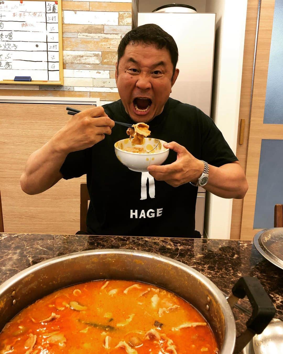 永田裕志さんのインスタグラム写真 - (永田裕志Instagram)「今日から道場ちゃんこ鍋が再開しましたので、トレーニング後に久しぶりに頂きました。 キムチちゃんこ、美味かった。 上村君もしっかり食べてます。 #永田裕志  #上村優也  #キムチちゃんこ鍋」6月1日 18時59分 - yuji_nagata