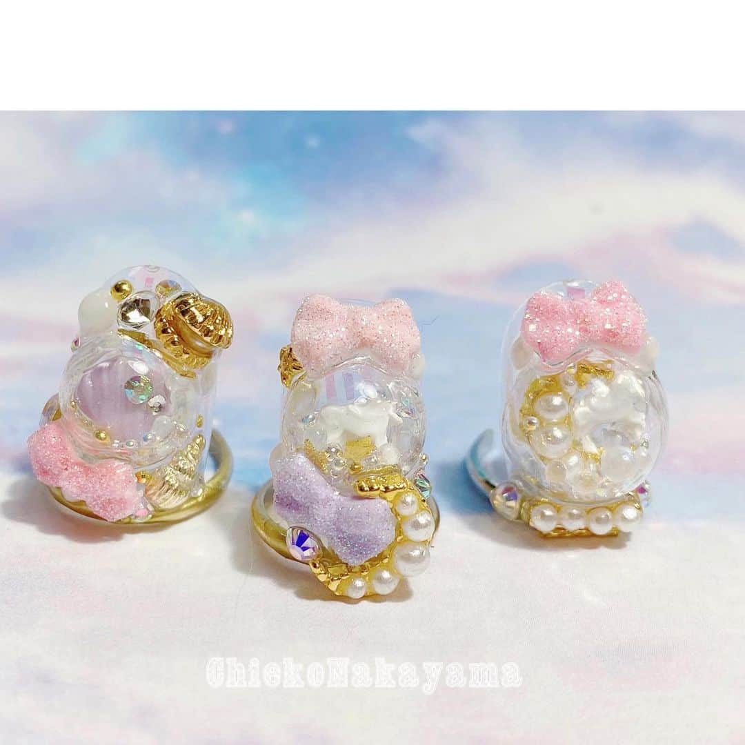 なかやまちえこのインスタグラム：「@stampnailring なかやまちえこ #ハンドメイド ネイルリング 6月はアラカルト品として追加販売なしの一点のみの物となります😌🙏✨⠀ 1枚目の画像の向かって右の（画像2枚目のもの）月とポニーのものが現在在庫がございます😊✨ ⠀ ご購入は @stampnailring  のプロフィールから販売サイトに飛んでいただくか、ストーリーから飛べます☺️☺️☺️⠀ ⠀ #リングネイル は指先に #リング をはめていただくのみの取り外し簡単に爪先のオシャレを楽しめる商品です✨⠀ #スタンピングネイルリング のアカウントのストーリーハイライトのところからショッピングサイトに飛べます！⠀ 全て一点のみのお造りとなりますので、よろしくお願い致します😌🙏🙏✨⠀ #nail #nails #nailart #ネイル #美甲 #ネイルアート  #japanesenailart #manucure #japanesenails #manicurist #gelnails #أظافر #네일아트 #vẽmóng #ngườiđẹp  #เพ้นท์เล็บ #искусствоногтя #artedeuñas #เพ้นท์เล็บเจล #ジェルネイルデザイン #ネイルデザイン #senikuku #nagelkunst #ゆめかわネイル #オーロラネイル #ゆめかわいい ⠀ ・意匠登録済（デザイン特許）STAMPNAIL ・実用新案登録済（使い方特許）STAMPNAIL」