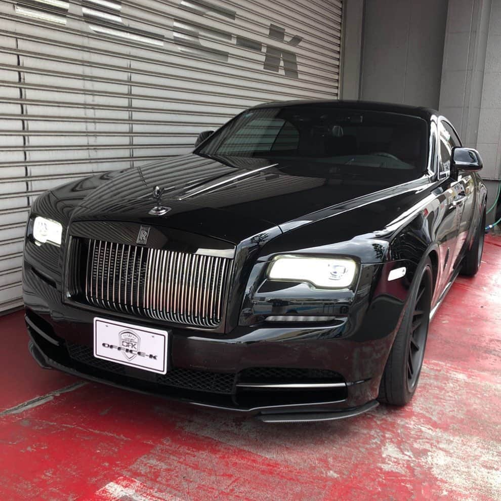 Spirits Artisanさんのインスタグラム写真 - (Spirits ArtisanInstagram)「Rolls-Royce wraith Artisanspirits/// Sportsline blcklabel YAMATO edition @office_k__tokyo  @forgiato www.artisanspirits.co.jp #artisanspirits #artisan #asms #rollsroyceｗraith #wraith  #evasivemotorsports #ravspecjdm #butlertire #jworksunlimited #premierautowerkz #suvproject #kanooperformance #car_life_staff #technicalmate  #トラウム #車庫小舗 #nigeljdmparts #bondtokyo #bondosaka #bondochina #japan●paint #インポートファクトリーゼロ」6月1日 19時19分 - artisan_spirits