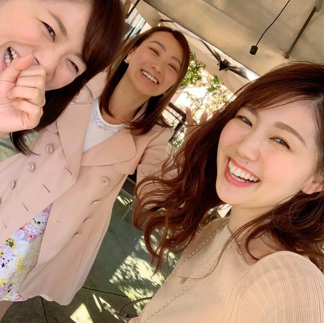 今井美穂さんのインスタグラム写真 - (今井美穂Instagram)「素敵な友人達とのあれこれ﻿ ブログに更新しました😊💕﻿ ﻿ 楽しく刺激を受けあえる関係に感謝✨﻿ ﻿ 30代になってスキンケア見直してみたら﻿ 肌の調子が良すぎて﻿ 毎日鏡を見るのが楽しくなります(笑)﻿ ﻿ はるなちゃん紹介してくれてありがとう😁﻿ @haruna.0425  詳細はブログに載っけてます✨﻿ ﻿ #ブログ更新しました﻿ #インスタトップのリンクから﻿ #素敵な友人達﻿ #スキンケア﻿ #アルソア」6月1日 19時38分 - imaimiho1209