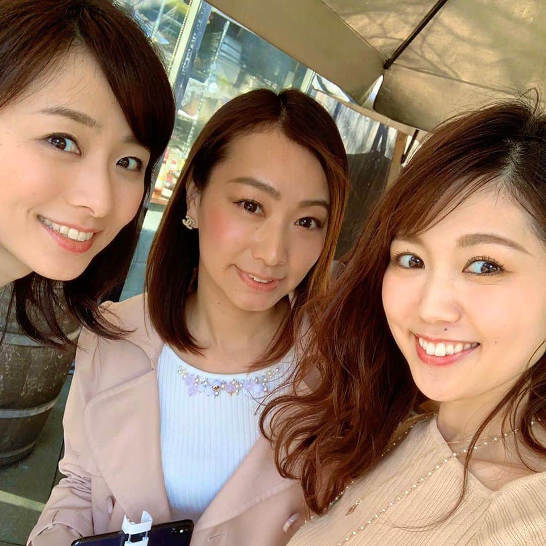 のインスタグラム：「素敵な友人達とのあれこれ﻿ ブログに更新しました😊💕﻿ ﻿ 楽しく刺激を受けあえる関係に感謝✨﻿ ﻿ 30代になってスキンケア見直してみたら﻿ 肌の調子が良すぎて﻿ 毎日鏡を見るのが楽しくなります(笑)﻿ ﻿ はるなちゃん紹介してくれてありがとう😁﻿ @haruna.0425  詳細はブログに載っけてます✨﻿ ﻿ #ブログ更新しました﻿ #インスタトップのリンクから﻿ #素敵な友人達﻿ #スキンケア﻿ #アルソア」