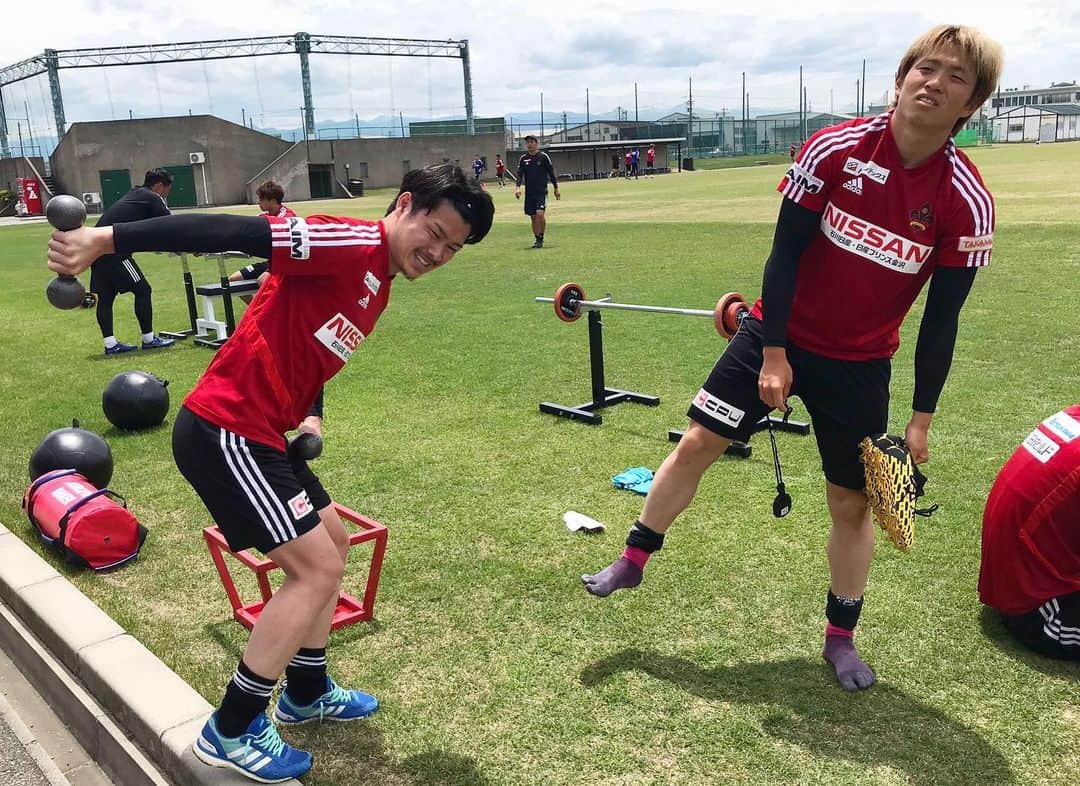 ツエーゲン金沢さんのインスタグラム写真 - (ツエーゲン金沢Instagram)「. . いよいよ本日からトップチームが活動再開！ . 全員でトレーニングできる喜びを 改めて感じた日となりました😊 リーグ再開まで楽しみにお待ち下さい✨ . #zweigen#ツエーゲン#ツエーゲン金沢#ZWEIGEN#KANAZAWA#Kanazawa#石川#金沢#挑戦をこの街の伝統に#ISHIKAWA#Ishikawa#NEXTSTORY#サッカー#soccer#Jリーグ#J2#観戦#スポーツ#sports#WeareZweigen#japan#football」6月1日 19時42分 - zweigen_official