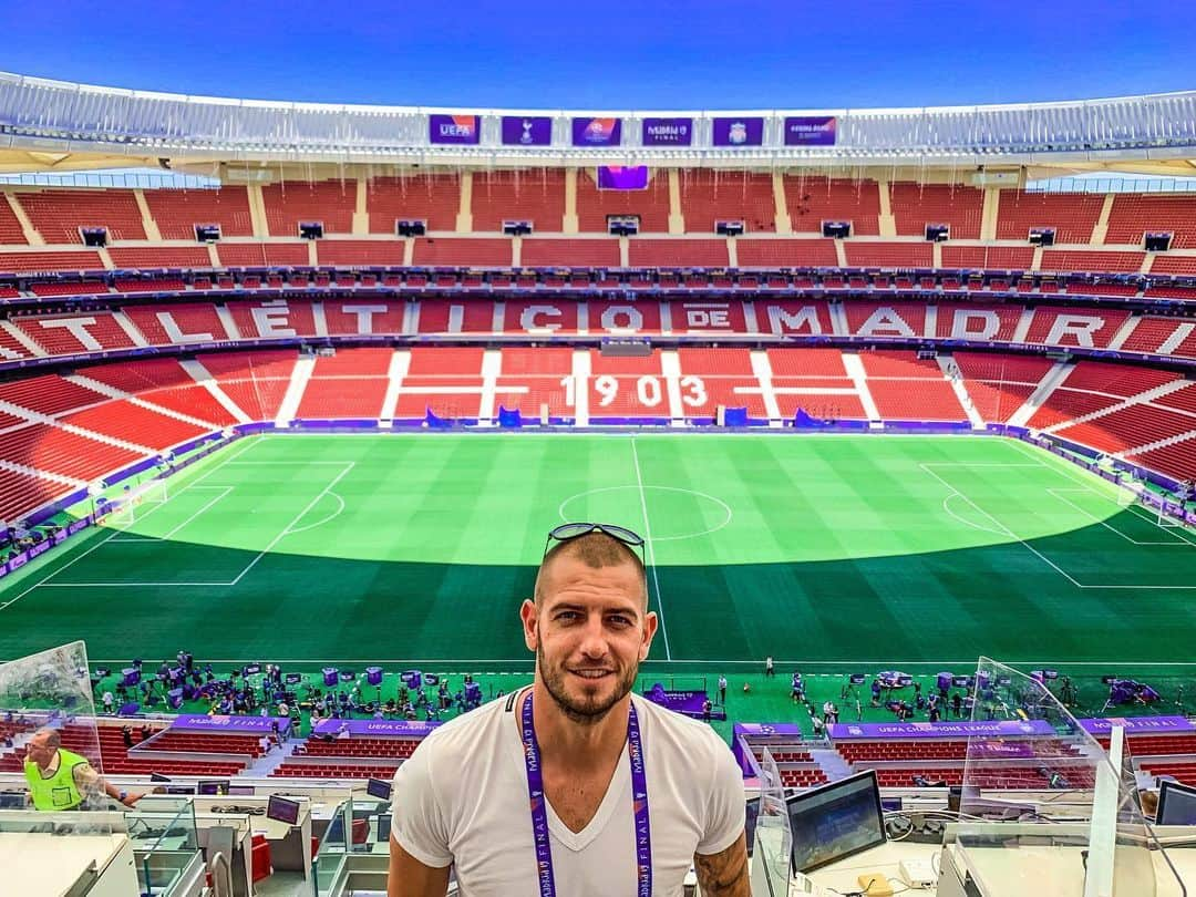 ムラデン・ペトリッチのインスタグラム：「1 year ago today!! 🏟 @shaqirixherdan 🏆🏆. @dejanlovren06 🏆. #championsleague #championsleaguefinal #madrid #wandametropolitano #liverpool #tottenham」