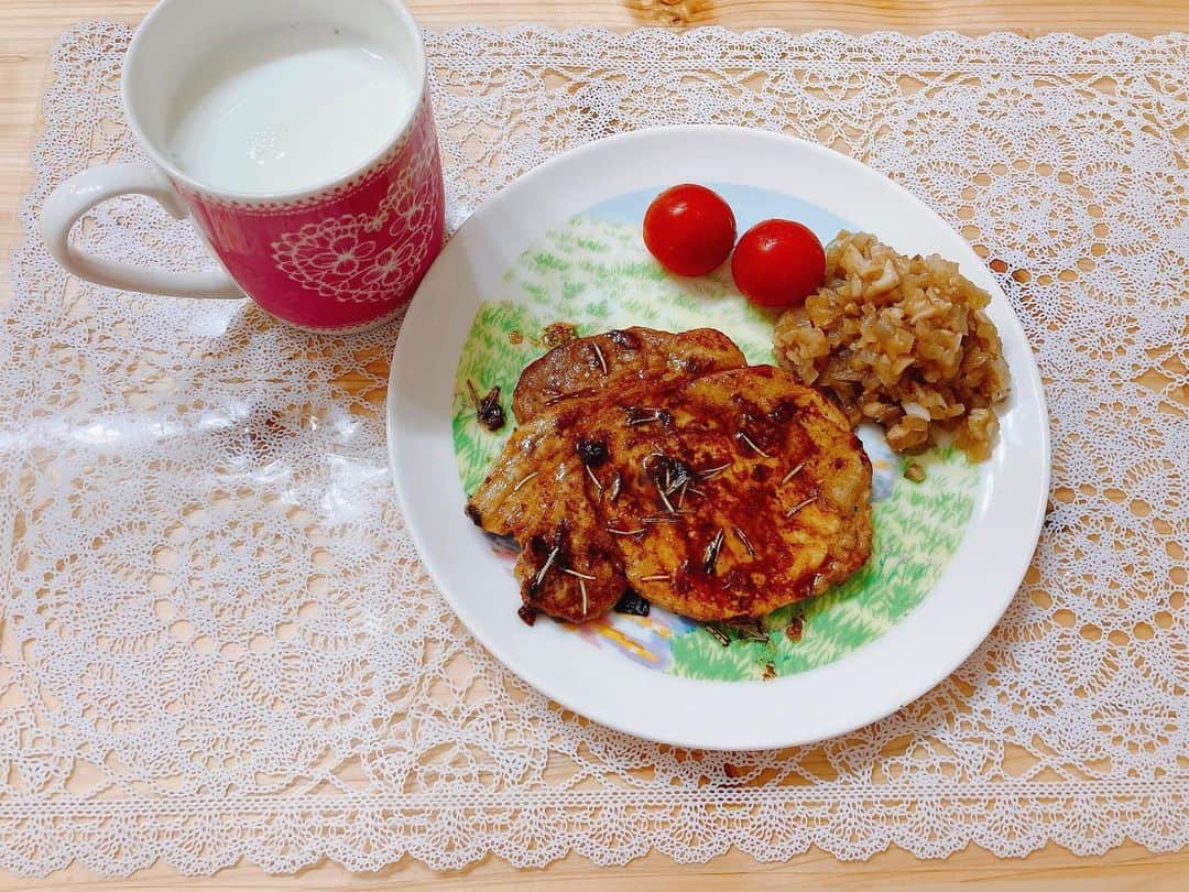 空見ゆきさんのインスタグラム写真 - (空見ゆきInstagram)「夜ご飯です。 お肉をローズマリーとバルサミコ酢とマジックソルトで味付け。んまいฅ•ω•ฅ」6月1日 19時57分 - sorami_yuki