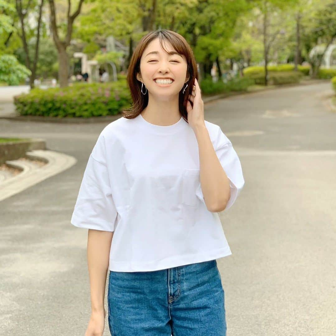 森木美和のインスタグラム：「デニム×白Tシャツ☀️﻿ ﻿ 一枚さっと着てキマる白Tシャツ😊﻿ ﻿ しっかりした生地で丈感と袖丈のリラックス感がいい感じ♫﻿ ﻿ プチプラなので、色違いで買おうかな☺️💕﻿ ﻿ @tigora_women ﻿ ﻿ ﻿ #ファッション#fashion#コーデ#ootd#Tシャツ#tigora#tigora_women#ティゴラ#スポーツデポ#アルペン#pr」