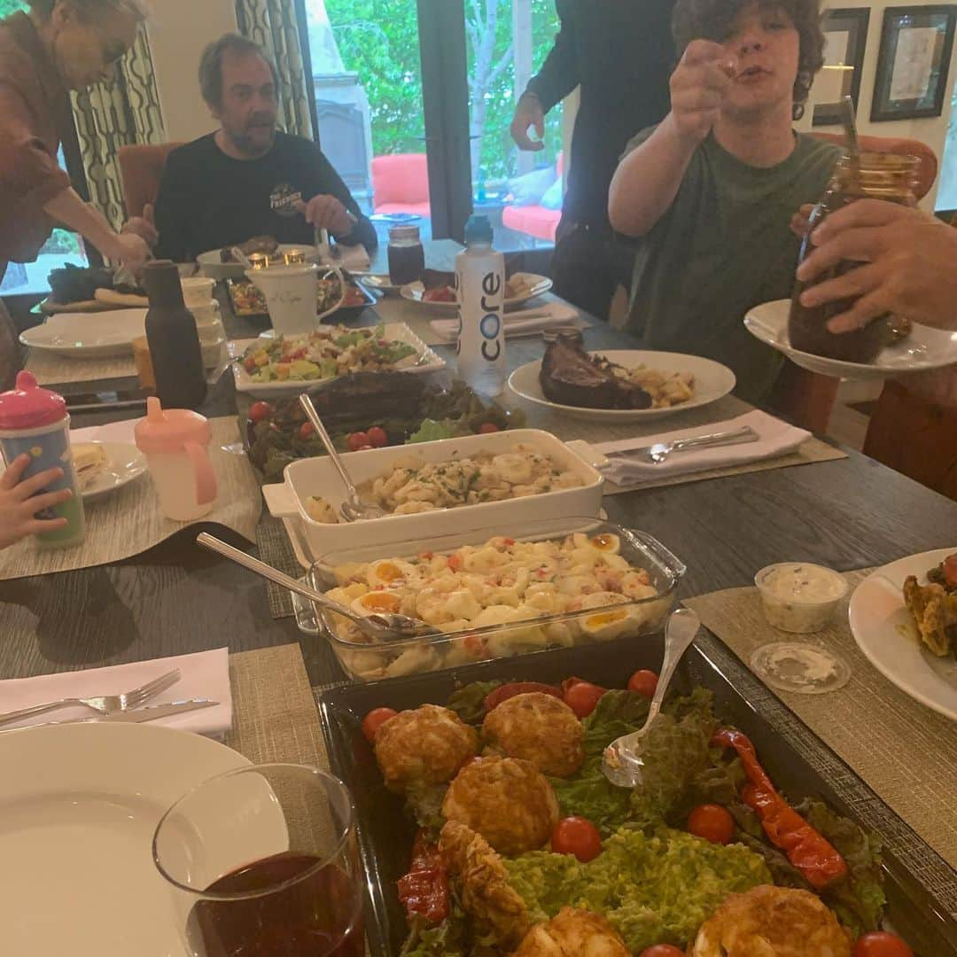 マーク・シェパードさんのインスタグラム写真 - (マーク・シェパードInstagram)「Incredible birthday dinner catered by @sweets2savory and my old friend, chef @timabell  8hr smoked short ribs, caprese, lump crab cakes and soft-shells and an amazing meringue cake! Thank you!」6月1日 11時47分 - realmarksheppard