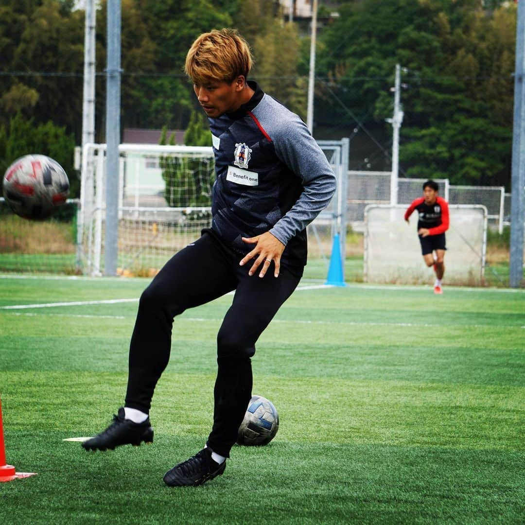 愛媛FCさんのインスタグラム写真 - (愛媛FCInstagram)「today's training💪  #西岡大志 #岡本昌弘 #辻周吾 #加藤大智 #清川流石 #忽那喬司 #藤本佳希 #池田樹雷人 #愛媛FC #サッカー」6月1日 11時57分 - ehimefc12