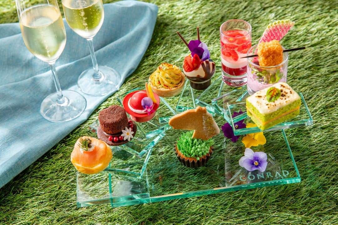 Conrad Tokyoのインスタグラム：「ロイヤル・アフタヌーンティーは本日より✨ Royal Afternoon Tea at TwentyEight starting from today!」