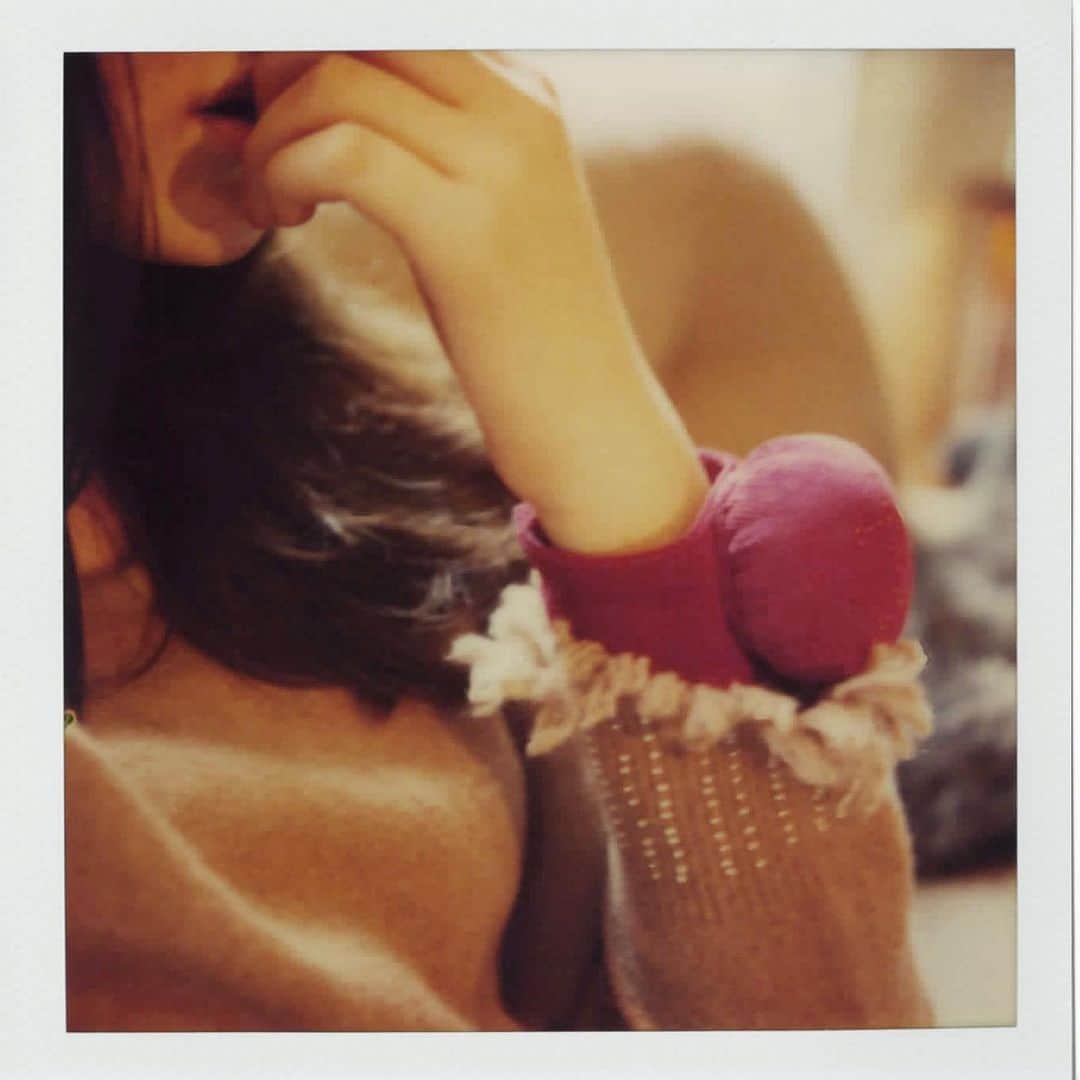 エドツワキさんのインスタグラム写真 - (エドツワキInstagram)「8th EXHIBITION / AW2003 網走の北方民族博物館には何度か訪れていて、サーミに代表されるスカンジナビアの民族衣裳に長らく傾倒していた。前半は装苑のために撮り下ろしたポラロイド。針山のリストバンドは @e_r_i_e_r_i がいまだに実用してくれてる。 #nakEd_bunch_archives #retrospective #今日は涼しいから秋冬行けるかなと」6月1日 13時30分 - ed_tsuwaki