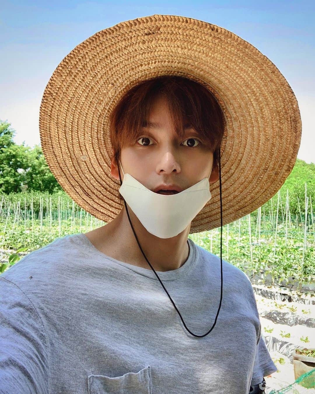 チェ・ソンジュンのインスタグラム：「슬기로운농부생활 🧑🏻‍🌾」