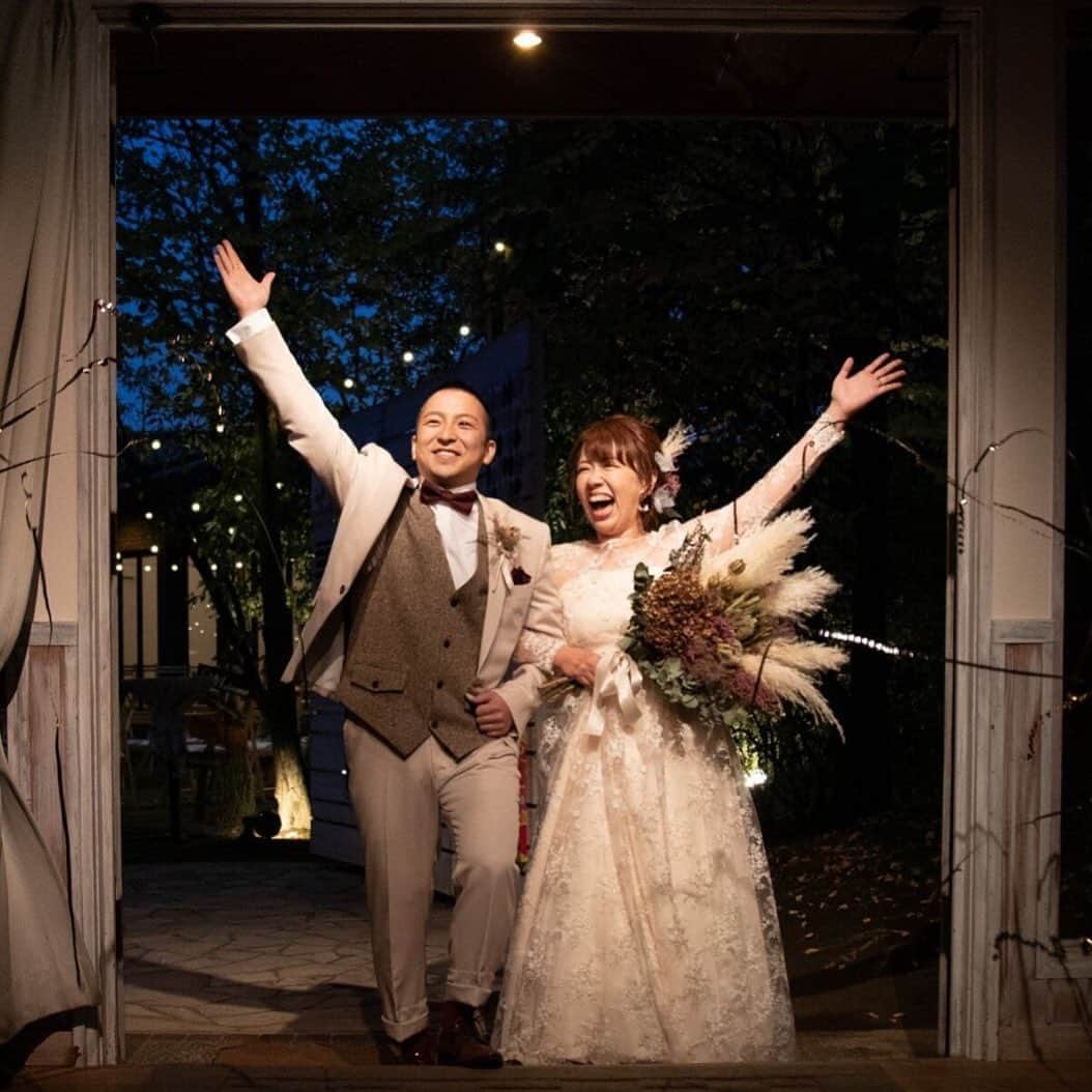 The Sally Garden（ザ サリィガーデン）さんのインスタグラム写真 - (The Sally Garden（ザ サリィガーデン）Instagram)「. . 【Kiitos! Wedding③】 〜HIDEAKI & MOMOKO〜 . . #新婦 様のお母様が#手作り した 世界にひとつだけの #ウェディングドレス . . #新婦 様のお好きな 北欧の世界観溢れる#結婚式 のはじまり . . . ・。*・。*・。*・。*・。*・。*・ . 🏠公式ホームページは @the_sally_garden のURLから💕 ☞http://sally-garden.jp/ . お気軽にお問い合わせ下さい！ . ． ・。*・。*・。*・。*・。*・。*・ サリィ"５大"おすすめPOINT👰♡ ・。*・。*・。*・。*・。*・。*・ . （１）完全貸切ウエディング🏠💕 . 鮮やかな緑と光が包む。 別荘に友人や家族を招くようにリラックスできる空間 . ┈┈┈┈┈┈┈┈┈┈┈┈┈┈┈┈┈┈┈ （２）360度ゲストを囲むガーデン挙式🌿 . 憧れのガーデン挙式と 人気のラスティックウェディングが叶う . ┈┈┈┈┈┈┈┈┈┈┈┈┈┈┈┈┈┈┈ （３）ゲストの喜びが鍵になる👰🤵✨ . ふたりの想いやイメージを汲み取り、 おもてなしのプロとしてチームサリィが 一丸となり理想のウエディングを創り上げます。 . ┈┈┈┈┈┈┈┈┈┈┈┈┈┈┈┈┈┈┈ （４）笑顔が広がる美食🍽💕 . 幅広い年齢層から支持される美食 お箸で年配ゲストも食べやすい気配りも。 . ┈┈┈┈┈┈┈┈┈┈┈┈┈┈┈┈┈┈┈ （５）アクセス🚘🌟 . 最寄り駅から5分!! 国道50号線付近にあり各方面から訪れやすい。 . ・。*・。*・。*・。*・。*・。*・。*・。*・。*・。*・。*・。* #ザサリィガーデン  #栃木結婚式 #花嫁diyレポ #ラスティックウエディング #披露宴会場 #披露宴会場装花 #披露宴会場コーディネート #バンケット #会場コーディネート #披露宴会場演出 #披露宴コーデ #装花イメージ #ナチュラルウエディング #結婚式場 #ウエディングレポート #gardenwedding #naturalwedding #プラコレ #Dressy花嫁 #ゼクシィ2020 #2020春婚 #2020夏婚 #2020秋婚 #2020冬婚」6月1日 15時14分 - the_sally_garden