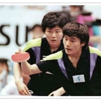 田井弘子さんのインスタグラム写真 - (田井弘子Instagram)「【韓国映画紹介】  #ハナ奇跡の46日間  #2013年  1991年に日本で開催された世界卓球選手権大会で、韓国と北朝鮮が史上初の南北統一チーム「コリア」を結成し出場した実話を映画化。  #愛の不時着　でも涙した最も近くて遠い国同士。スポーツで統一を果たした日があった！  また実話と言うのが泣けてきます。 写真4枚目は、実際のチームコリアのヒョン・ジョンファ選手とリ・ブンヒ選手。  二人を演じたのは、 #シークレットガーデン の #ハジウォン siiと #キングダム　の #ペドゥナ　sii  #海にかかる霧 の #ハンイェリ siiも可愛かったです。  #妄想世界  #自粛生活  #韓国ドラマ #韓国映画  #2020年にどハマり #ハズレがない  #面白いし #美しい  #한류  #사랑글귀」6月1日 15時32分 - hirokotai