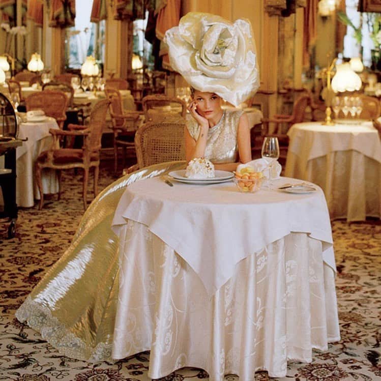アレクシマビーユのインスタグラム：「Golden bloom attitude / Kate Moss wearing @alexismabille Haute Couture dress & head piece shot by #timwalker for @vogue styled @grace_coddington location @ritzparis #throwback #americanvogue #vogueus #alexismabille #katemoss #gracecoddington #ritz #golden #goldenhour #goldenage #goldenbloom #goldenattitude #breakfastattheritz #alexismabillehautecouture #cestcaparis #paris #lavieparisienne #comingback #soon」