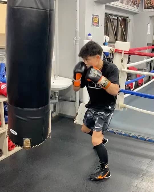 京口紘人のインスタグラム：「. . . 久しぶりのトレーニング動画！ . . workout . . #京口紘人 #hirotokyoguchi #boxing」