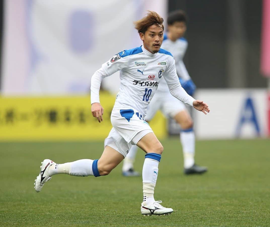 野村直輝さんのインスタグラム写真 - (野村直輝Instagram)「サッカーやってたら誰もがこのスパイクを試した事があるんではないでしょうか？…🤔 そう。 モレリア。 今日はそんなモレリアの日。 👏👏👏👏👏 #大分トリニータ #モレリア #もれつー #もれとぅー #つー #津田知宏 #文句なし #ミズノ #mizuno  @tsu.99」6月1日 17時04分 - naoki.nomu