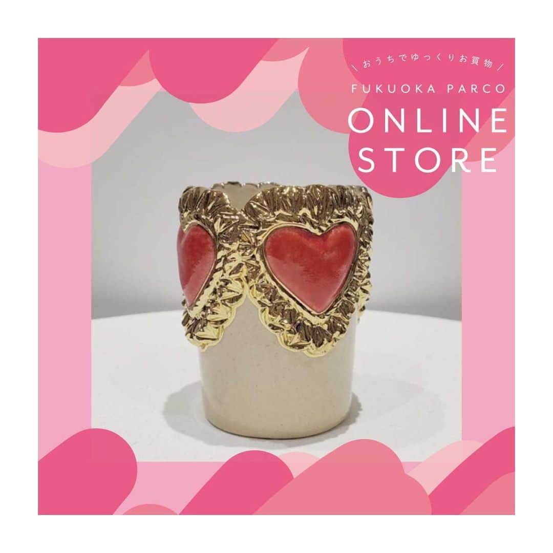 のインスタグラム：「#パルコオンラインストア で期間中何度でも使える！5,000円（税込・合算不可）以上のお買物で1,000円オフクーポン！﻿ ﻿ パルコオンラインストアでは、6/1(月)12:00～6/30(火)23:59​の期間、5,000円（税込・合算不可）以上の商品をお買上げ＆入力で1,000円OFFクーポン配信中！﻿ ﻿ クーポンコードは【P200601】です！﻿ 詳細はパルコオンラインストアのTOPバナーをチェック！﻿ ------﻿ 《写真一枚目》﻿ パルコオンラインストア＆本館2F WALLでお取り扱い中のReyyanagimoto のカラフルな陶器です。﻿ アクセサリートレイの代わりに 使用してインテリアとしても可愛いです。﻿ penholder / heart red 縦：9.8cm 直径：6.8cm 縦に深いデザインです。﻿ ※penholderは、土の性質上長時間お水を入れておくと 水が漏れだす可能性があるので、花瓶としてお使いいただく際には 中に花瓶を重ねて入れてご使用ください。 ﻿ ﻿ ¥5,500(税込) →クーポン使用で¥4,500(税込)﻿ ﻿ ※掲載商品は店舗と各ブランドECサイトと在庫共有をしているため、売り切れの場合がございます。詳しくは各ショップに直接ご確認ください。 ＠parco_onlinestore﻿ #福岡パルコ #パルコ #wall #ウォール #Reyyanagimoto #パルコオンラインストア #花瓶 #陶器」