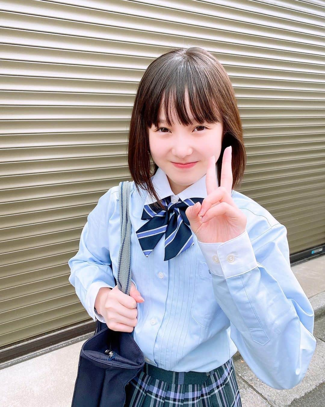 本田紗来さんのインスタグラム写真 - (本田紗来Instagram)「今日は中学校の入学式でした！ 入学式をむかえられてよかったです😆 これから3年間たくさんの思い出を作っていきたいです😊 がんばります😌」6月1日 17時28分 - sara_honda0404