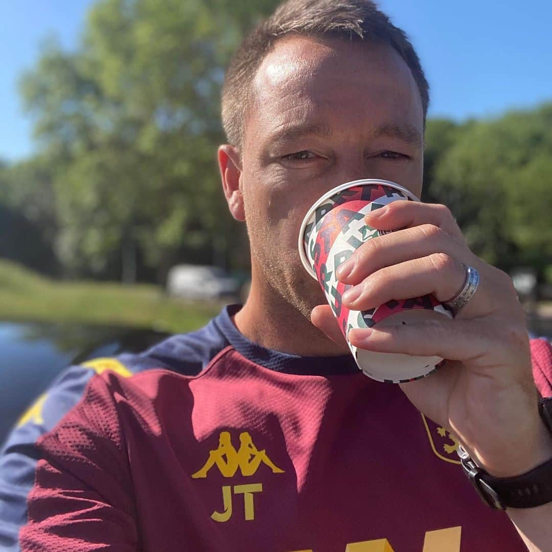 ジョン・テリーさんのインスタグラム写真 - (ジョン・テリーInstagram)「@starbucksuk  What’s your order ?  Mine is a small skinny Latte ☕️」6月1日 17時32分 - johnterry.26