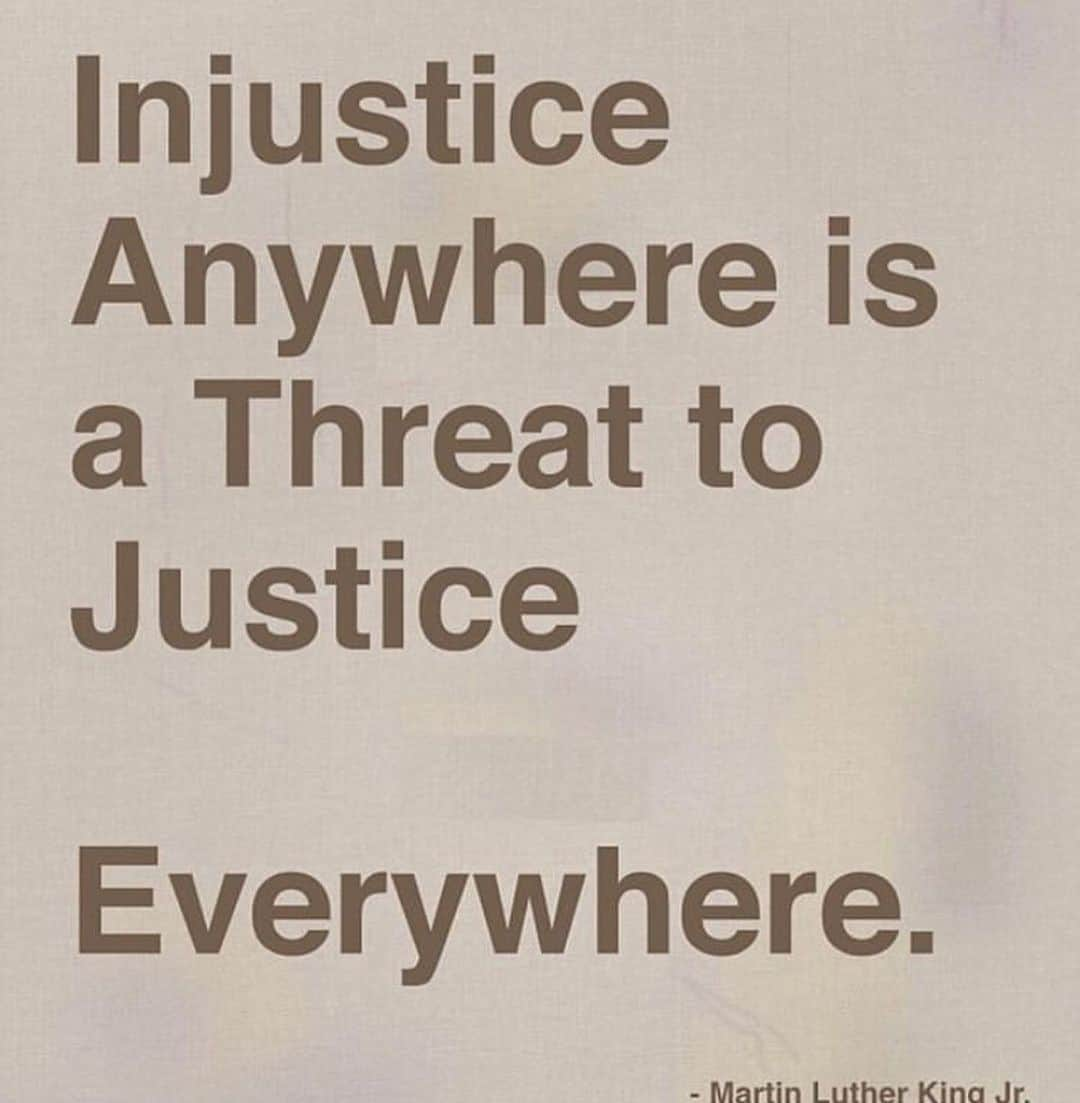 キアラ・フェラーニさんのインスタグラム写真 - (キアラ・フェラーニInstagram)「Now and forever I stand in solidarity with black people in their long fight against racism and white supremacy, and for peace and acceptance. I know I am privileged and I will always use this privilege to help fight differences and make this world a better place. I’ll try to educate myself even more and help as much as I can. I put a lot of links in my stories to sign useful petitions that can really make a change and linked some of my favorite activists to help us guide us in these tough times 🙏🏻」6月1日 17時41分 - chiaraferragni