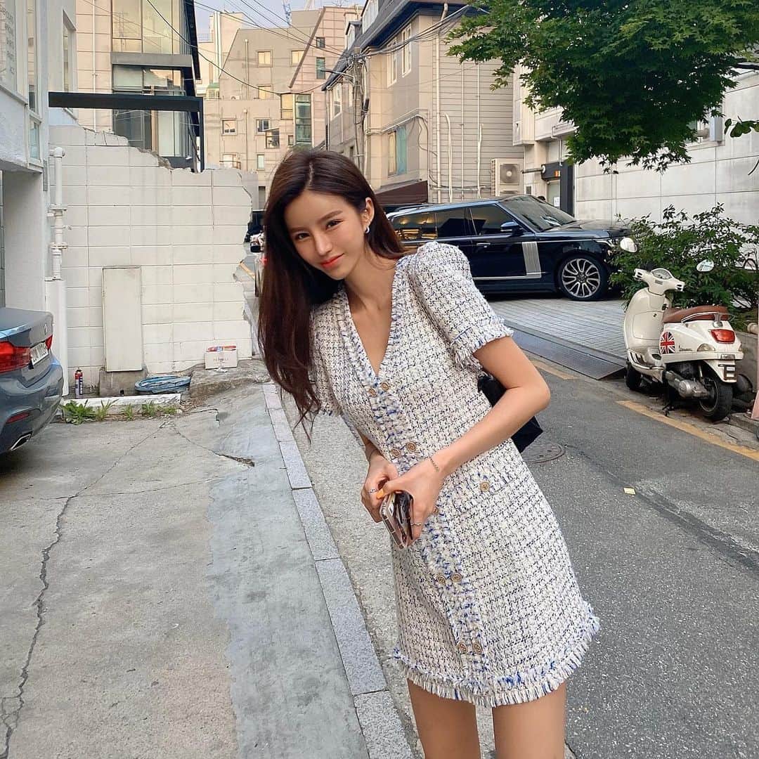Son Ju Heeさんのインスタグラム写真 - (Son Ju HeeInstagram)「입으면 더 예쁜 트위드 원핏💙 - - #리샵」6月1日 18時01分 - juhee__ss