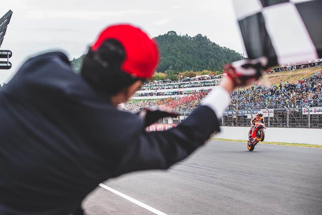 レプソル・ホンダのインスタグラム：「Unfortunately we won't be racing in front of our home fans at the #JapaneseGP Flag of Japan this year, but we are already looking forward to seeing everyone in 2021.  Stay safe everyone.」