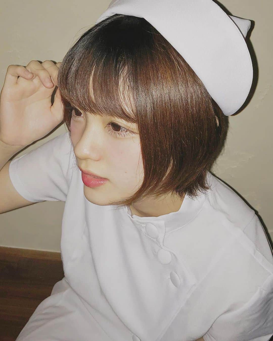 寝々ねねこのインスタグラム：「連写されてた…不意打ち📸 。 #撮影 #촬영 #コスプレ #인물 #ポートレートモデル #被写体  #サロンモデル #看護師  #ナース #ナースコスプレ #ショート #ボブ #cosplay #cos #nurse #ナースコス #iPhone #他撮り #フラッシュ #Flash # #japan #코스프레 #japanesegirl #japanese #instagram #instalike #animegirls #간호사 #cosplayer」