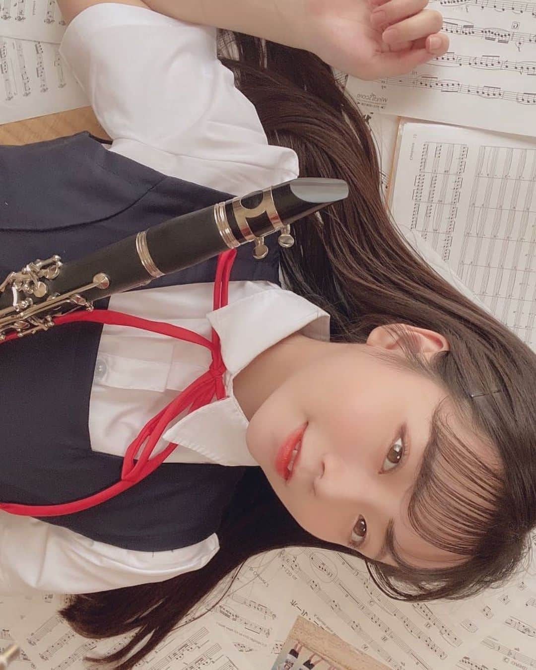 まなさんのインスタグラム写真 - (まなInstagram)「君なんだよ。  君だけが僕の音楽なんだ。  人生の価値は  終わり方だろうから。  #ヨルシカ #藍二乗 #制服 #清楚 #エモい #エモい写真 #ロングヘア #清楚系 #クラリネット #創作 #コスプレ#cosplay #sailor #ジャンパースカート #コスプレイヤー自画撮り部 #自撮り #写真好きな人と繋がりたい #カメラマンさんと繋がりたい #写真で伝えたい私の世界 #写真撮ってる人と繋がりたい #ポートレート#ポートレートモデル #portrait #portraitmodel #夏の思い出 #懐かしい写真 #性癖 #tiktok #寝転びショット #横顔」6月1日 18時32分 - aihana_1104