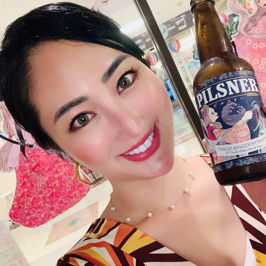 筒井菜月のインスタグラム：「暑い夏はやっぱりビール🍺ですよね💗 インターナショナル・ビールコンペティションにて金賞を受賞した　#丹後クラフトビール　がなんと200円‼️ 大好きな行きつけ和食レストラン　#御食国 にて6/26まで特別価格で販売中💗 東京駅・大手町直結の好アクセスです✨ みなさんお仕事帰りに一杯どうですか？🥰 オンラインからも購入可能です❣️ http://tango-kingdom-onlineshop.com/  #丹後王国　#京丹後　#クラフトビール　#CRAFTBEER  #ビール　#Beer #最高　#夏 #Happy #筒井菜月　#パソナグループ　#パソナ　#PASONA」