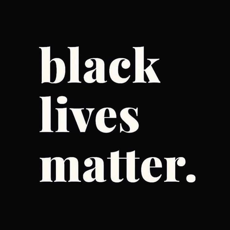 カテリーナ・スコーソンのインスタグラム：「Please follow some of the BIPOC educators that are helping in the work of dismantling internalized and systemic white supremacy.  I ask you to follow @rachel.cargle @laylafsaad  I ask you to donate to organizations like https://www.communityjusticeexchange.org/nbfn-directory (link in bio) @blklivesmatter @NAACP @colorofchange @uncf Or any local organization serving people of color, led by people of color. #blacklivesmatter」