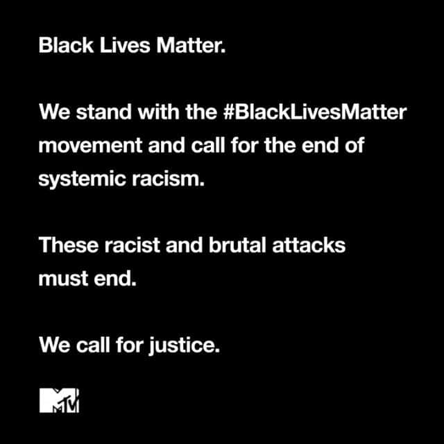 ブランドン・トーマス・リーのインスタグラム：「@MTV , @viacomcbs , and I support the #BlackLivesMatter movement and call for the end of systemic racism. These racist and brutal attacks must end. I/We call for justice. Join @colorofchange (link in bio) and countless others to call on public officials across the country to take real action. Text DEMANDS to 55156.」