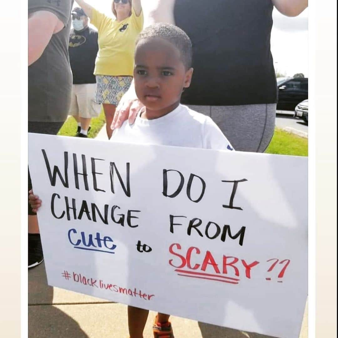 ディジョン・タルトンのインスタグラム：「The children our the future. Let’s make is a beautiful NEW world for them!」