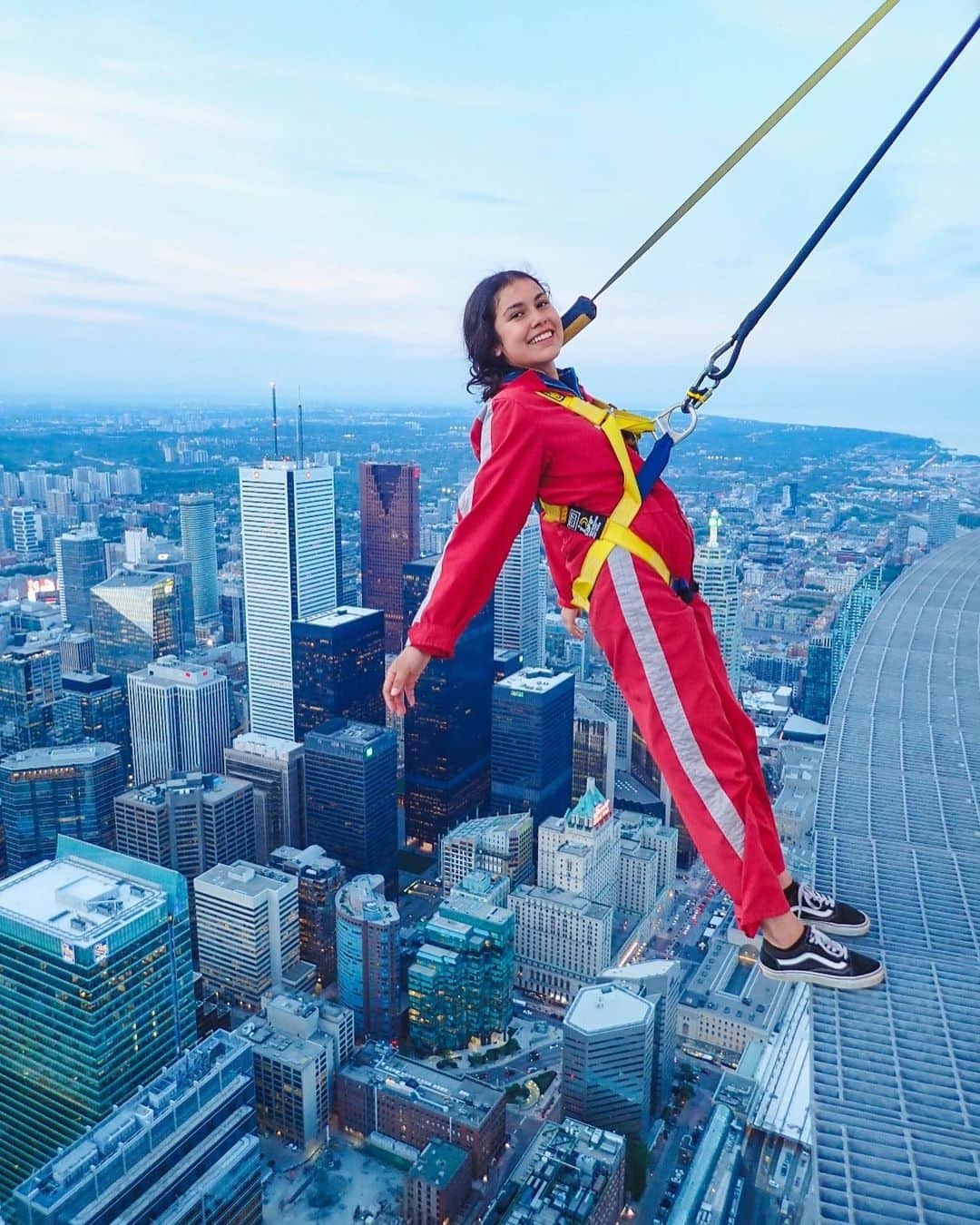 エレン・ウォンのインスタグラム：「Also look at this fearless human @apachita_ , she made me do it!! One more screening of @thatsawsm today @aptn_ca 330pm EST. Let’s spend more time with youth and hear what they have to say! 💖 Check stories for more! @cntower」