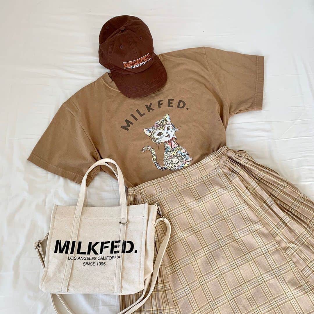 MILKFED.さんのインスタグラム写真 - (MILKFED.Instagram)「SS TEE AMERI🐈﻿コーデ ﻿ Tシャツを合わせた﻿ ガーリーコーデが叶う﻿ サイドプリーツの﻿ SIDE PLEATED SKIRT❣️﻿ ﻿ アイテム詳細はタグ🏷でチェック☝🏻﻿ ﻿ ┈┈通販サイトはこちら┈┈﻿ ・Official online store calif﻿ ・ZOZOTOWN ﻿ 悩んだときはお気に入り登録♡﻿ ┈┈┈┈┈┈┈┈┈┈┈┈┈﻿ ﻿ #milkfed #milkfedjp﻿ #ミルクフェド ﻿ #ガーリーストリート﻿ ﻿」6月1日 20時31分 - milkfedjp