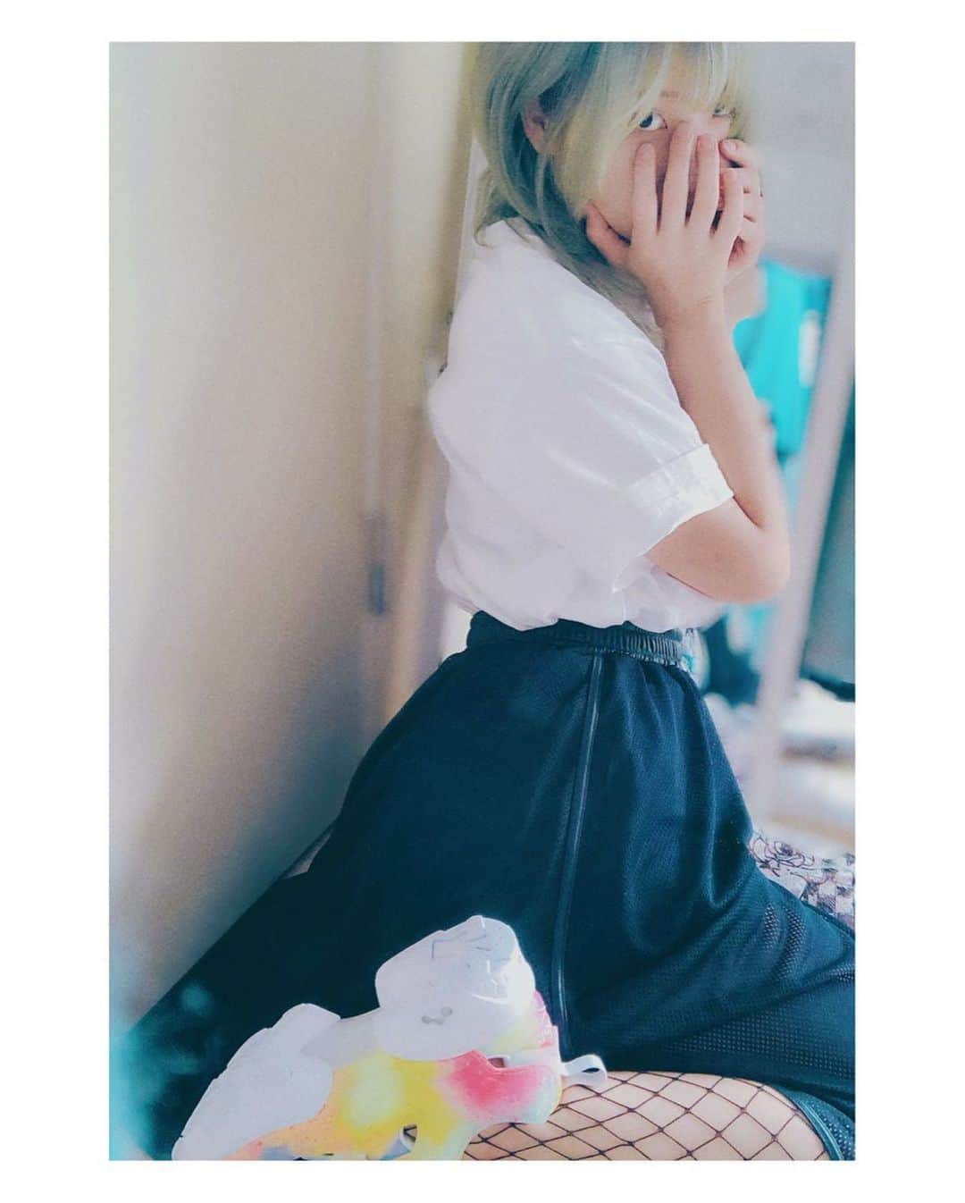 朝日奈丸佳さんのインスタグラム写真 - (朝日奈丸佳Instagram)「#reebok  #reebokpumpfury  スニーカー久しぶりに買った。 一目惚れ。ちょうちょうかわいい。  tops : #yesterdayoncemore  skirt : #scolar  #marucode #スカラーちゃん親衛隊」6月1日 20時35分 - madoka_maru_hina