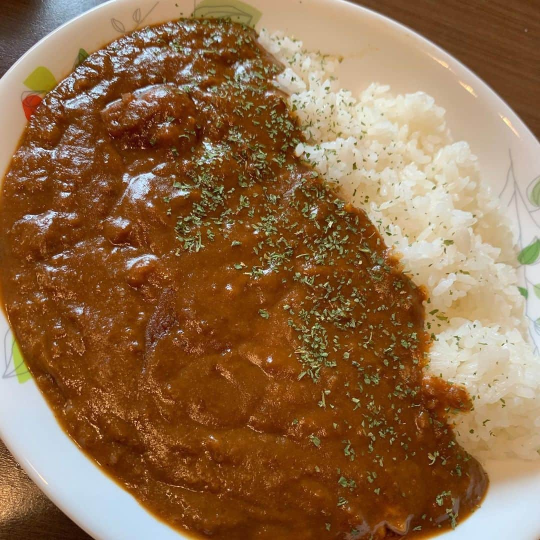 和田昌士さんのインスタグラム写真 - (和田昌士Instagram)「ガミティカレー🍛  サラサラよりドロッとしてるカレーが好きな僕にはドンピシャでした！ 入ってる牛肉も柔らかくて玉ねぎの旨味もしっかりしていてとても美味しいです😁  是非食べてみて下さい！  可愛いマグカップやユニフォームベアも販売開始したのでチェックしてみて下さい😊  #カレーは #ドロッと派 #カレー好きな人と繋がりたい  #いやカレーは基本みんな好き」6月1日 20時40分 - wd.mss0411