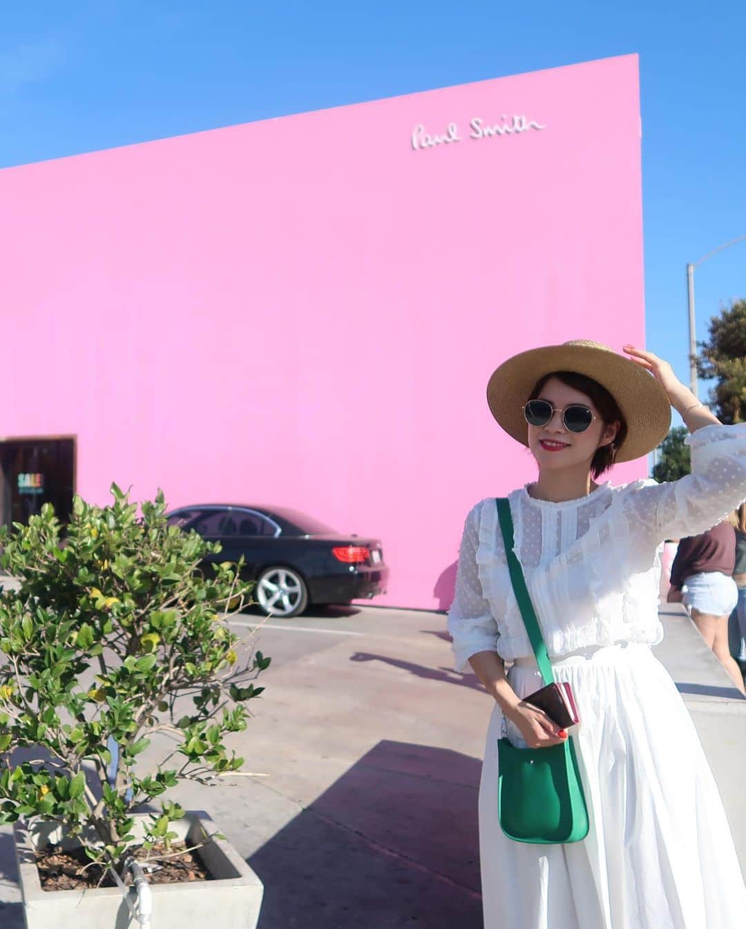 yuiさんのインスタグラム写真 - (yuiInstagram)「. . いきなり #losangeles . ❤️💚💙💜 . 定番だけど、定番に可愛い壁。 . 可愛い過ぎる壁。 . 定番は当たり前に可愛い💗 . .  #yuitrip✈️ #ゆい旅#ゆい世界一周#カルフォルニア#ロサンゼルス」6月1日 21時08分 - yuiram