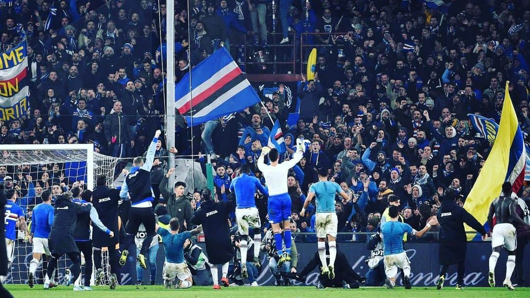 アンドレア・ベルトラッチのインスタグラム：「100 giorni dopo si riparte. Sarà stranissimo, ma si riparte. Ed è la scelta giusta. @sampdoria 💪🏼⚽️」