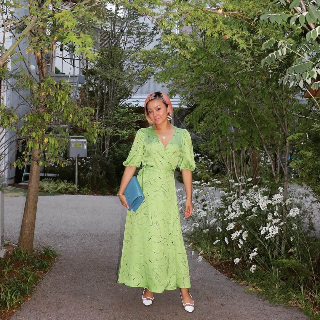 Nazukiのインスタグラム：「💚 𝙷𝙴𝙻𝙻𝙾 𝙹𝚄𝙽𝙴 💚﻿ ﻿ 上半期ラスト月✨﻿ ﻿ あっという間に今年も半年が終わる☝🏻﻿ ﻿ 半分はコロナでstay homeだったけど、今日からゆっくりと新しい日常生活が始まっていく👏🏻﻿ ﻿ ここからが、ほんとにみんなが力合わせての勝負だと思う✨✨🔥🔥﻿ ﻿ #june #newlife #newmind ﻿ #mylife #mamalife﻿ #上半期　#新しい生活  #シンママ　#男の子ママ﻿ #ghospell #bzar」