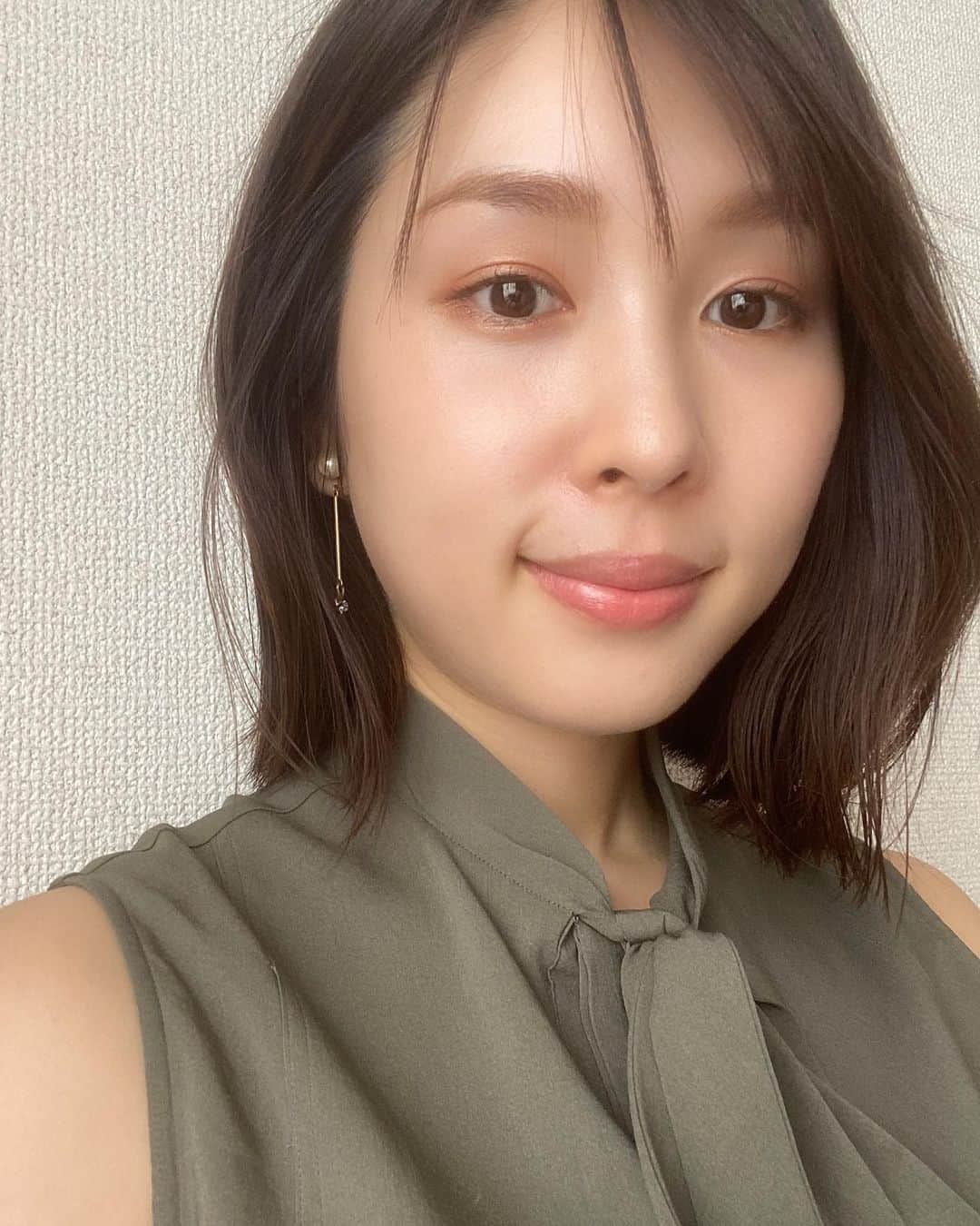 成田沙季のインスタグラム：「今日から６月ですね✨ 更新止めてましたが私は元気です！ 仕事しつつ勉強したり新しいメニューに挑戦したりと充実した時間を過ごしてました☺︎ しかし実家に帰れていないので愛犬に会いたくて会いたくて仕方ありません😑 皆さんのペットをストーリーや投稿で沢山載せて頂けると嬉しいです、とても癒されます🐶 では６月も良い月になりますように♡」