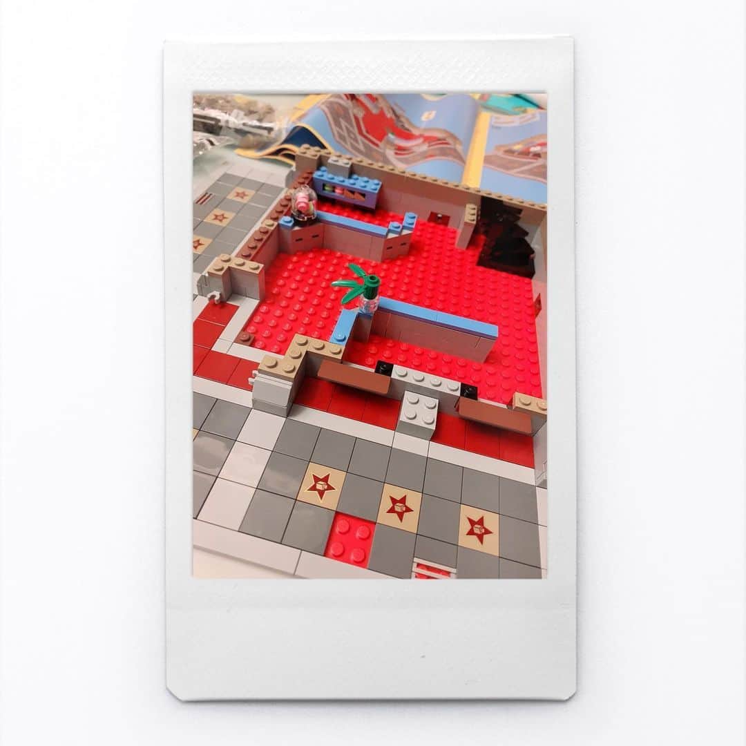 工藤晴香さんのインスタグラム写真 - (工藤晴香Instagram)「LEGO映画館。 売店らしきものが見えてきた。 #おうち時間 #くどはるーむ」6月1日 21時49分 - kudo_a.k.a_910
