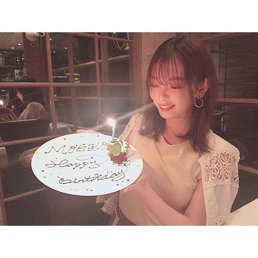 のインスタグラム：「改めまして 5/28に24歳になりました！ . 自粛期間はお仕事、ウーバーイーツ、ゲーム、本みたいな生活を過ごしているので、なかなかインスタにあげるネタがありませんが… いつも見てくださってありがとうございます！！ . これからもよろしくお願いしまするるる」