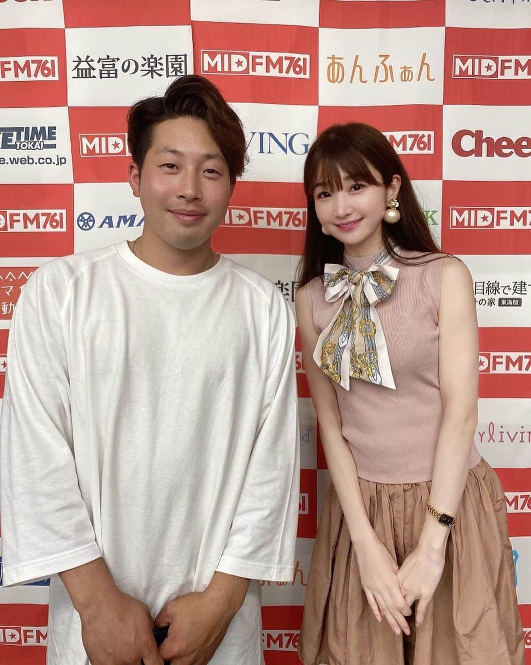 奈々子さんのインスタグラム写真 - (奈々子Instagram)「5/26からスタートしましたMIDFM新番組『友永翔太のENJOY LIFE』☆ . 毎週火曜 19:00〜19:30 生放送です♪ 元中日ドラゴンズの友永翔太さんへのメッセージも募集しています☆ mid-fm@web.co.jpまでメッセージお待ちしてます💌 . 奈々子はアシスタントMCとして参加しています♪ ラジオアプリ『リスラジ』・MIDFM761ホームページからご視聴頂けます(^-^)/ . . #ラジオ #midfm #友永翔太 #enjoylife」6月1日 22時14分 - nanako__official