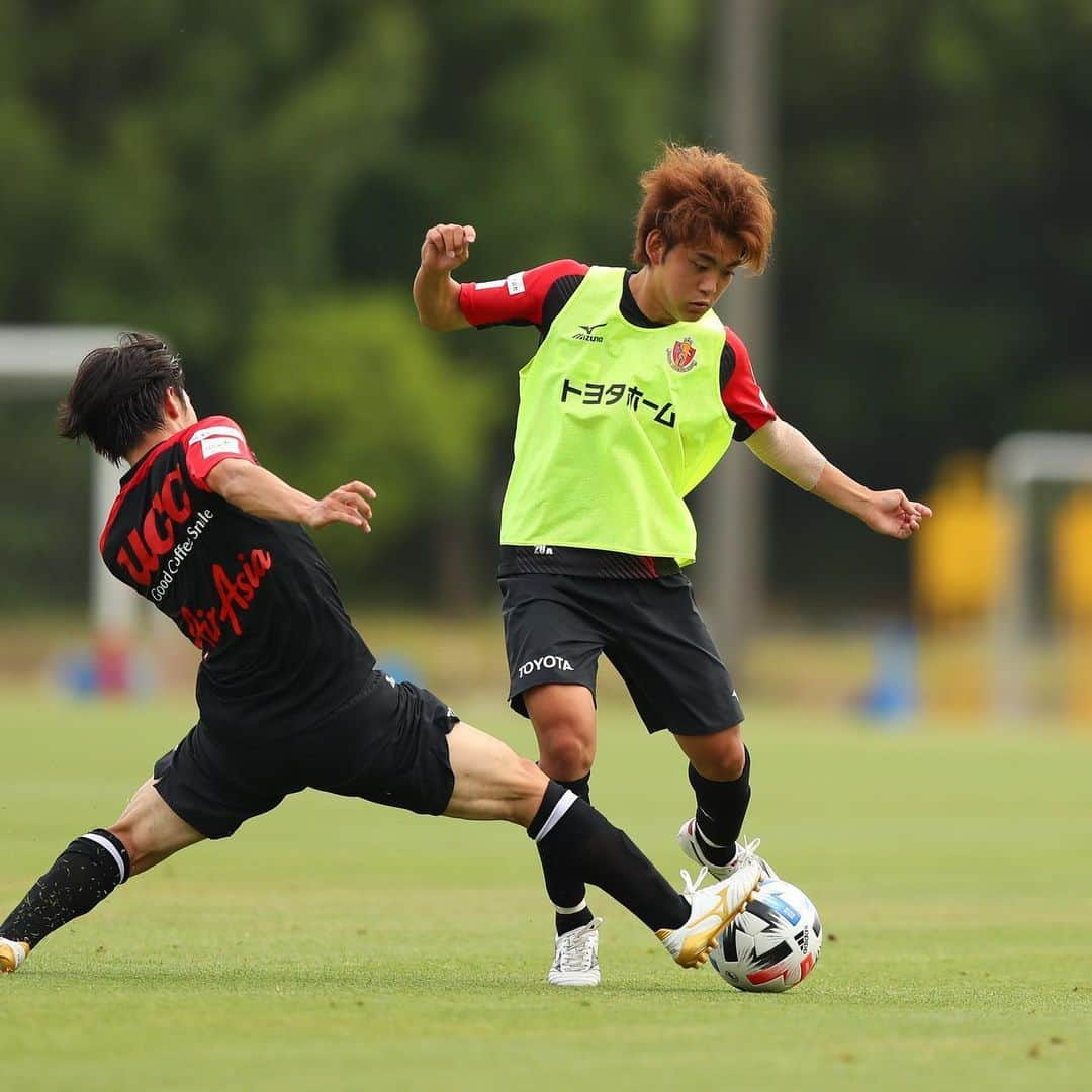 名古屋グランパスさんのインスタグラム写真 - (名古屋グランパスInstagram)「全体トレーニング再開⚽️✨ #阿部浩之 #前田直輝 #丸山祐市 #GX10 #渡邉柊斗 #マテウス #ランゲラック #名古屋グランパス #grampus」6月1日 22時43分 - nagoyagrampus