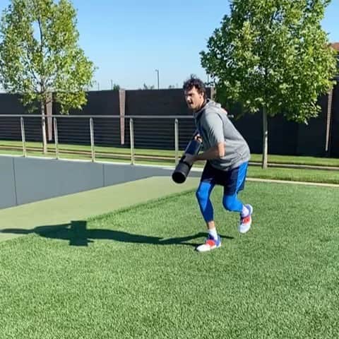 ダニーロ・ガリナリのインスタグラム：「⚡️ New week, same stuff! #ComingBack @okcthunder」