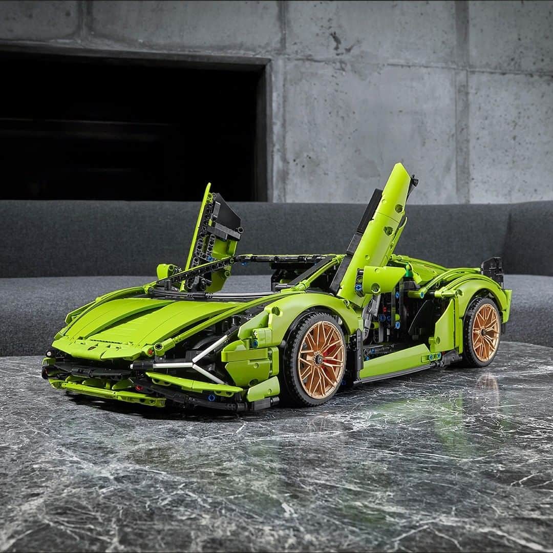 ランボルギーニさんのインスタグラム写真 - (ランボルギーニInstagram)「A hauntingly beautiful vision of a spectacular creation.  We built a Super Sports dream with @Lego, and it is amazing! The LEGO Technic Lamborghini Sián FKP 37 authentically recreated Lamborghini Sián’s futuristic features with its 1:8 scale model.  #Lamborghini #SianFKP37 #LEGO #LEGOTechnic」6月1日 23時00分 - lamborghini