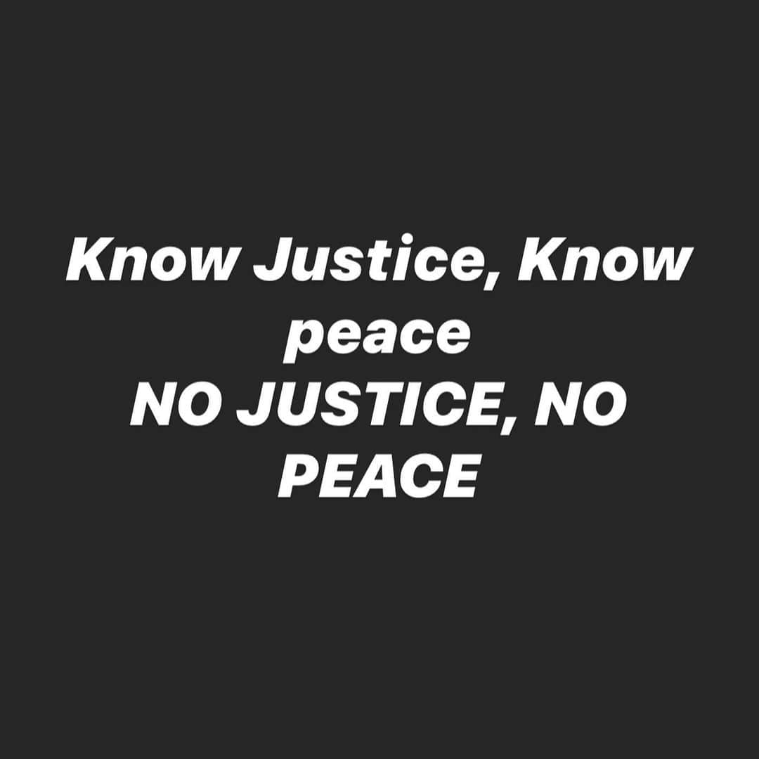 Vincent Oquendoさんのインスタグラム写真 - (Vincent OquendoInstagram)「Over the last few days I’ve been overwhelmed with emotion, felt powerless, I felt like I couldn’t do anything. But then I realized I can raise my voice, sign petitions, donate to bail out funds and support those in the streets standing up for not only black rights but human rights. Stand up for your fellow human do not let fear silence you. The world is changing whether you like it or not so be a part of it and stand proud with me! #blacklivesmatter #justiceforgeorgefloyd」6月1日 23時09分 - makeupvincent