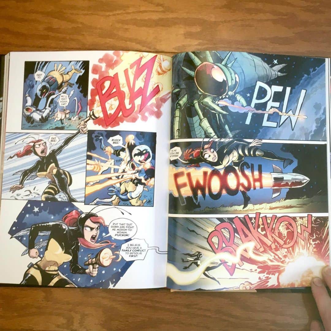 アウル・シティーさんのインスタグラム写真 - (アウル・シティーInstagram)「The great @dougtennapel, creator of Earthworm Jim, sent me two of his books. Absolutely incredible illustrations and art, the book pages have gold on them, even the box they came in is stunning. Really beautiful stuff. Go see what Doug is working on currently if you’re into comics and graphic novels.  It brings me joy to wander around the universe of an artist, to experience the adventure and intrigue they bring to life through their work. Studying someone’s craft not only inspires me, it unlocks my own imagination when I realize there are infinite numbers of worlds and stories and characters one can create, each of them new and unique and wonderful.」6月1日 23時11分 - owlcityofficial