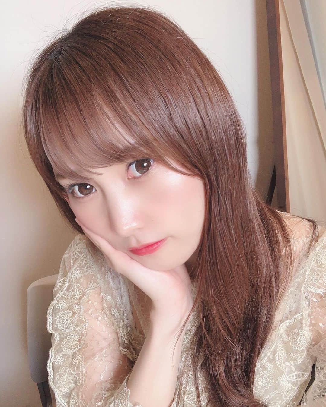 佐野友里子のインスタグラム：「6月もよろしくね💛 . #らぶどる #selfie #japaneseidol」